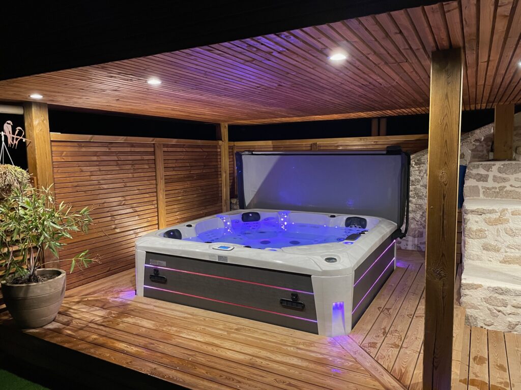 spa-5-places-vendee-installation-jacuzzi